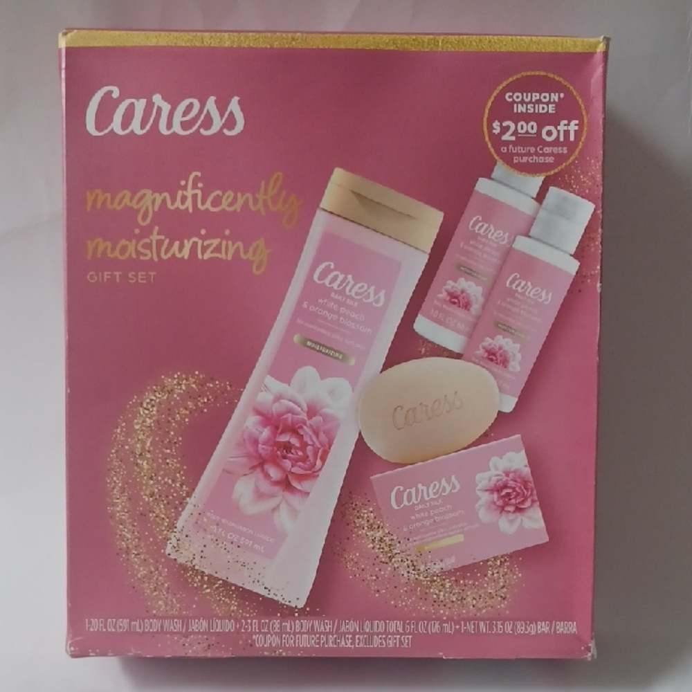 Caress Magnificently Moisturizing Gift Set - Pink